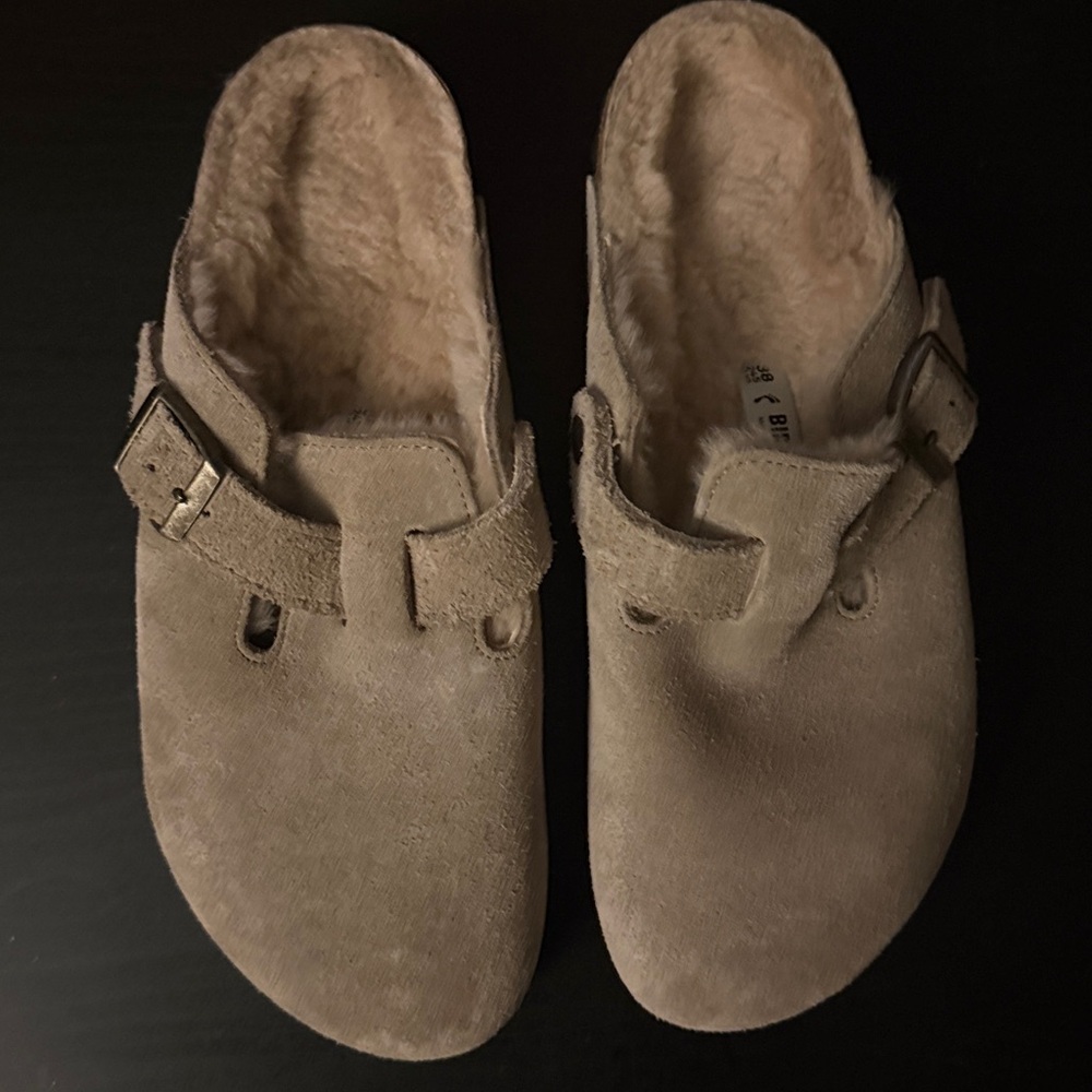 new Birkenstock boston shearling clogs in taupe sherpa suede EU 38 ( US 7-7.5 ) - Picture 2 of 3